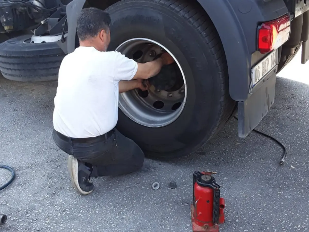 Solhan Oto Lastikçi